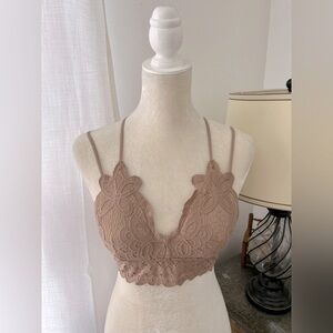 NWOT Pink Lily lace bralette